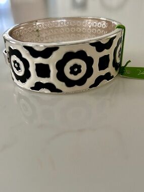 NWT Vera Bradley Metal Black and White Bangle